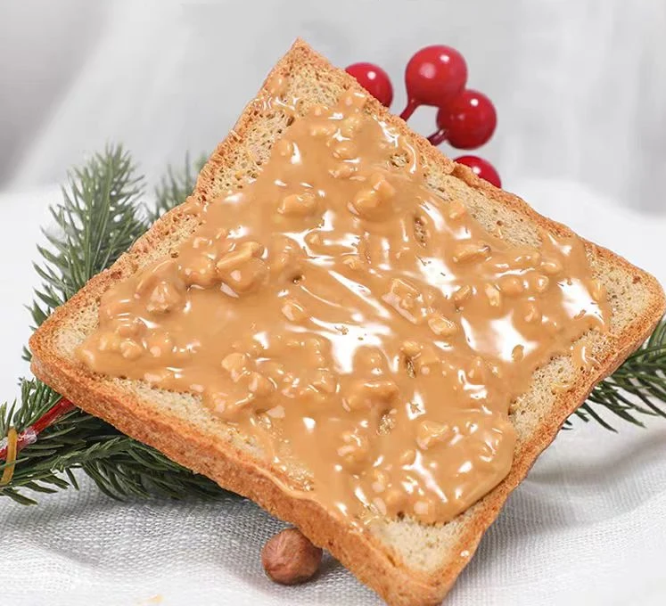 Knapperige pindakaas spread op brood